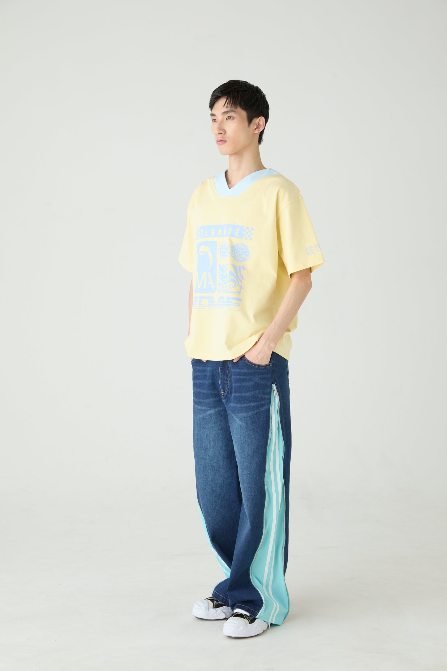 ロゴTシャツ