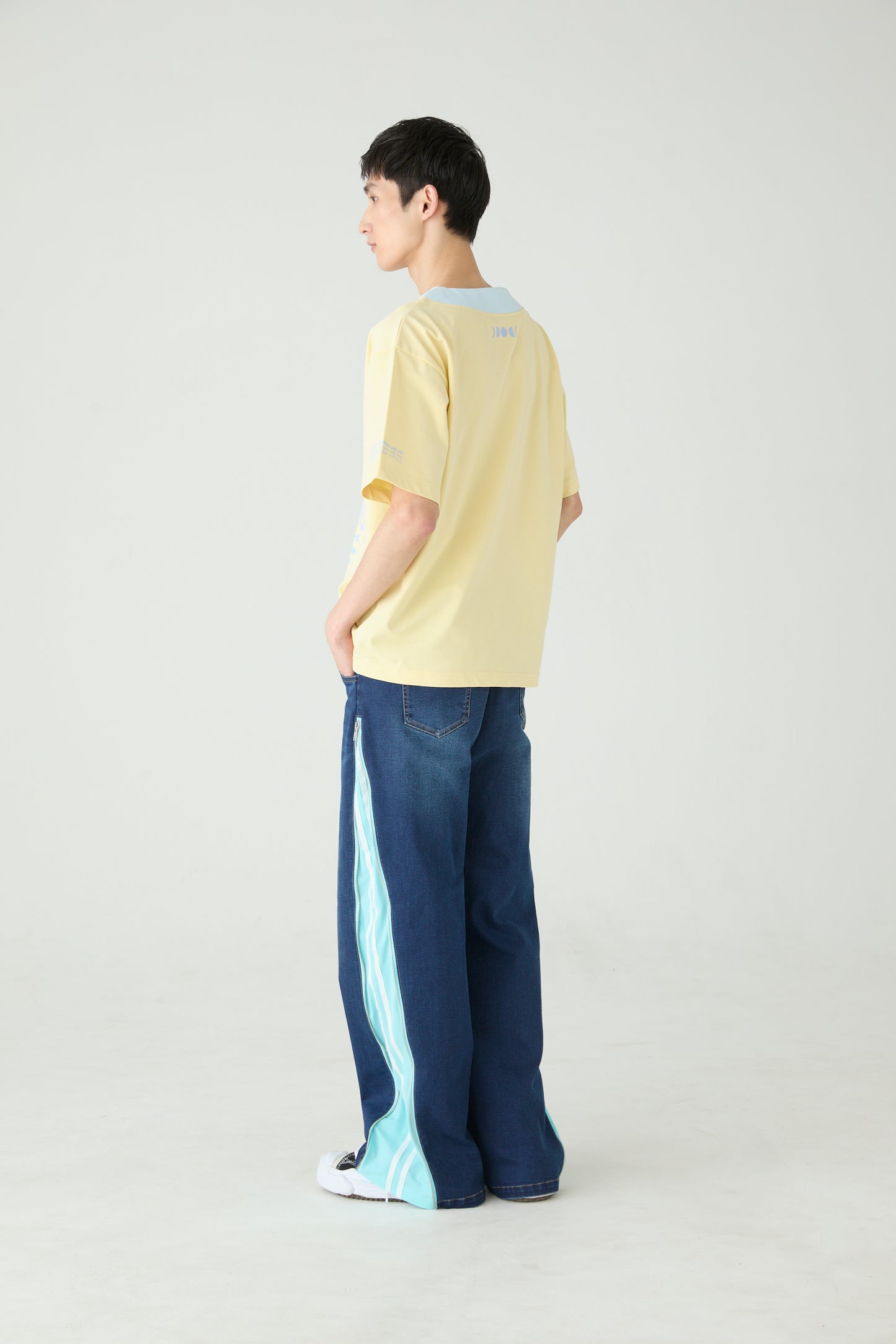 ロゴTシャツ