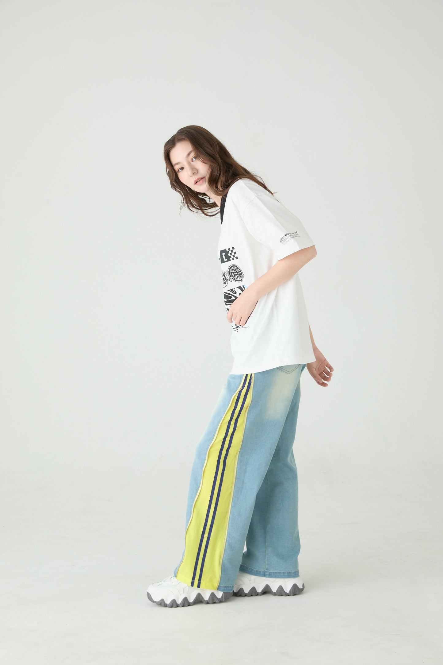サイドチャックデニムパンツ