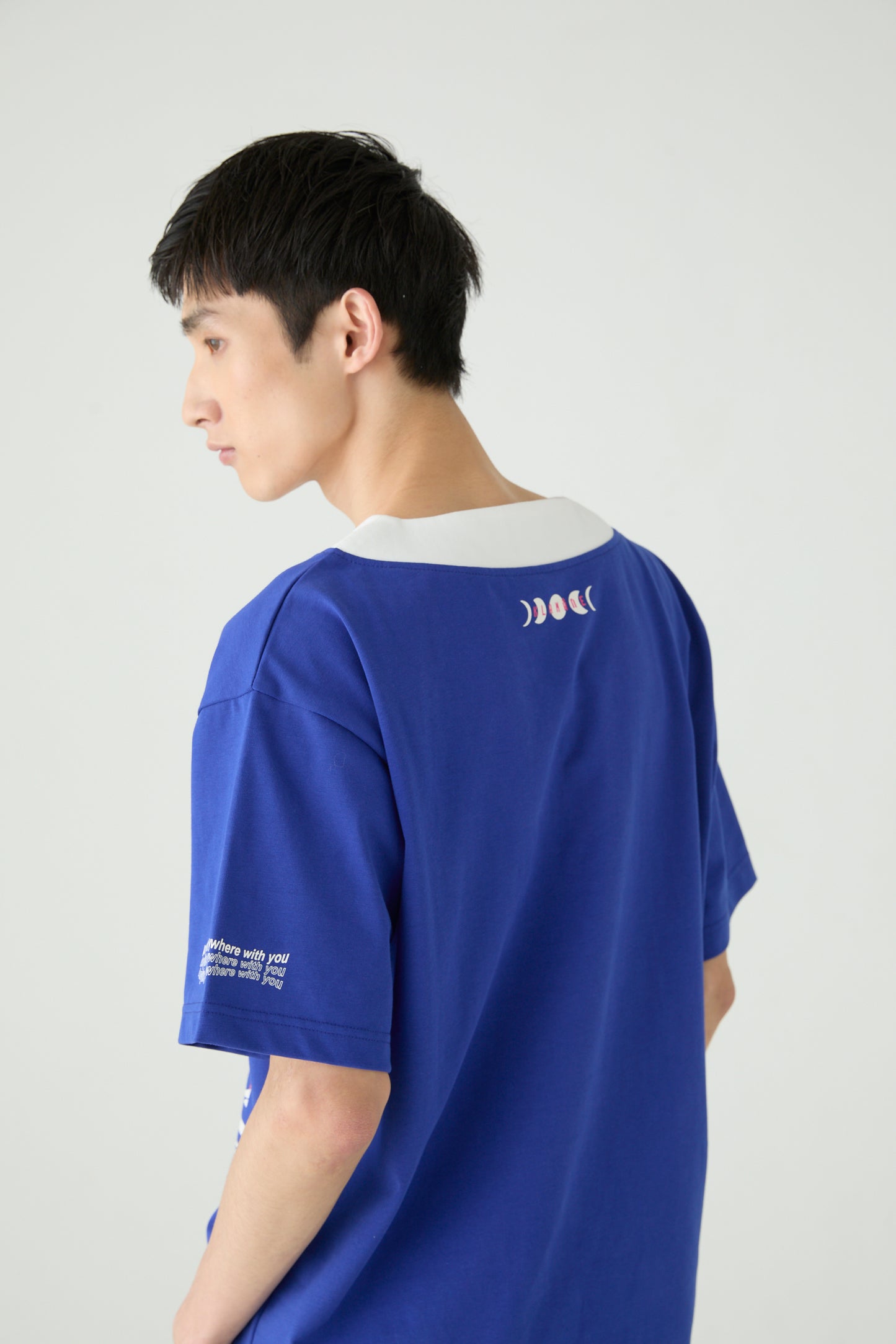 ロゴTシャツ