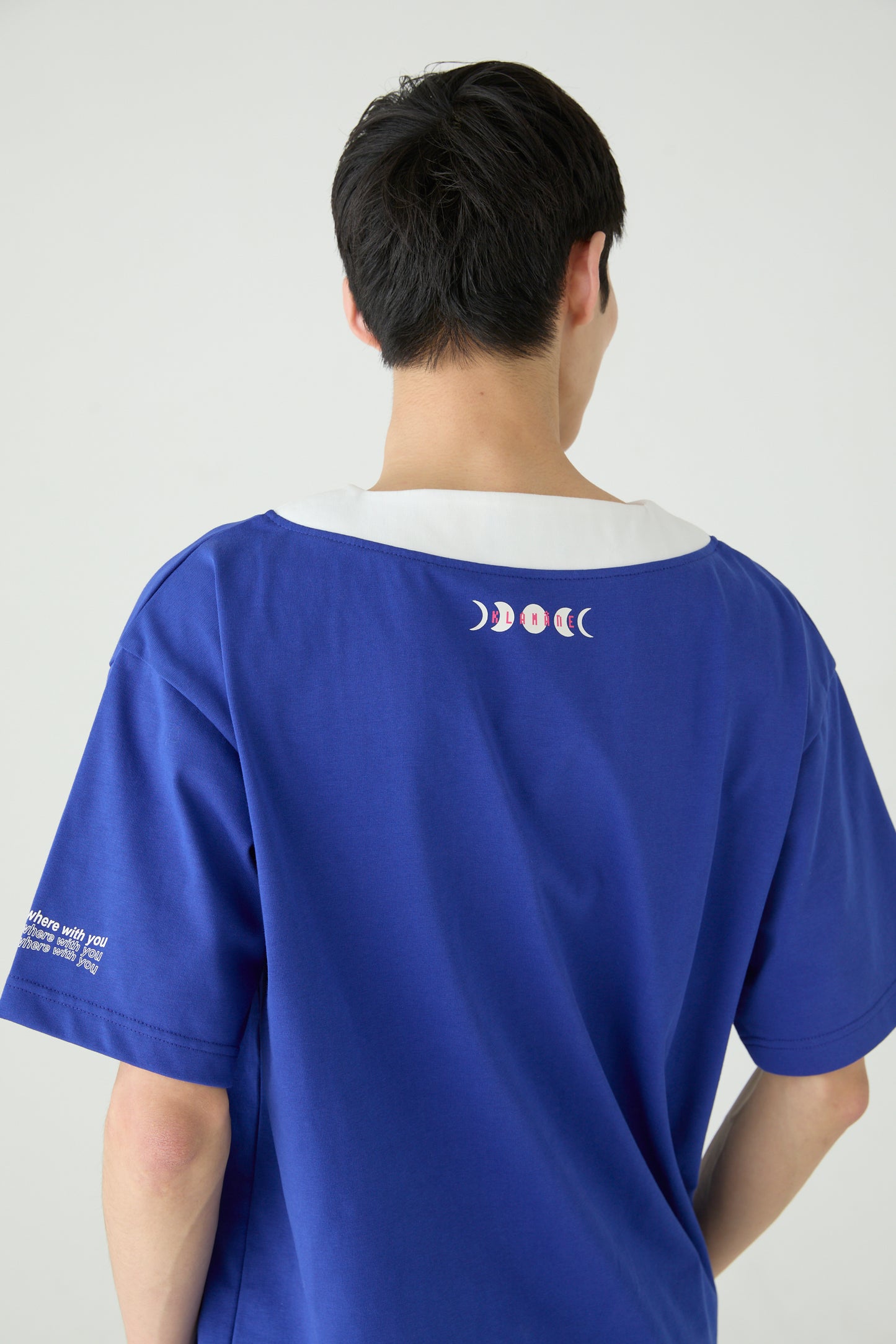 ロゴTシャツ